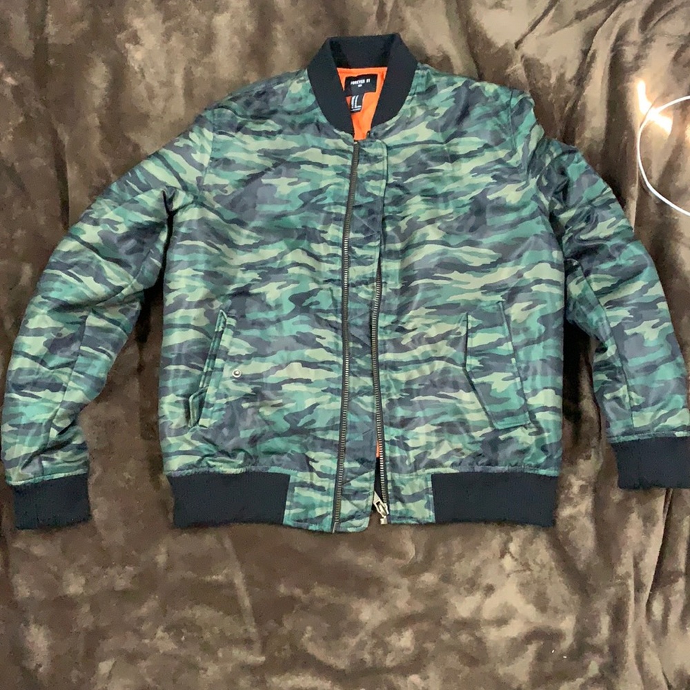Forever 21 rise above camo bomber jacker